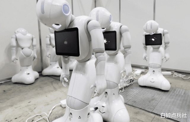 2025年机器人取代近亿工作，机器人取代工人利弊